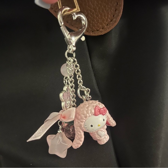 Hello Kitty Lamb Keychain - Picture 3 of 3